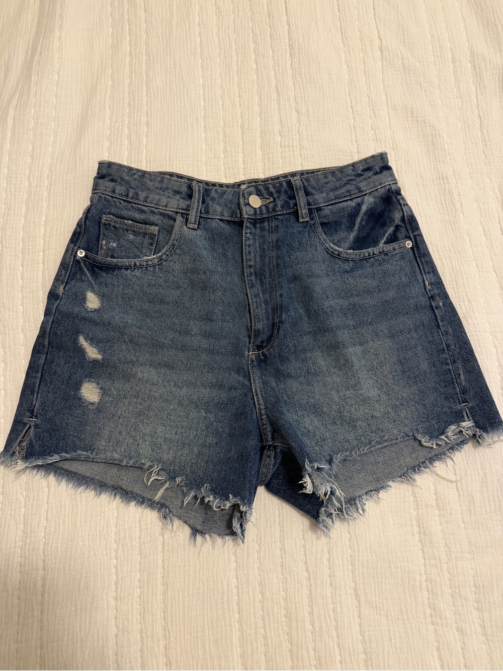 DL1961 Emilie Short